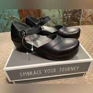 Dansko clogs black leather size 37